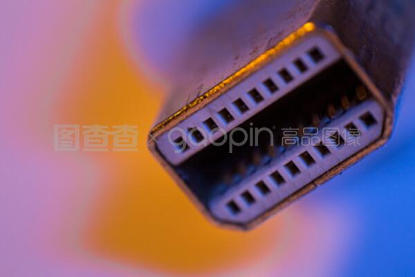 微型显示端口电缆连接器的宏关闭 简化数码连接新方案